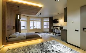 Discovery Garden Apartments